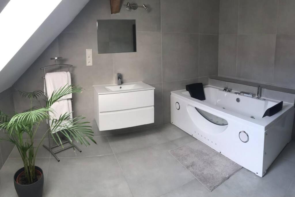 Apartman 3Kk 80 M2 S Virivkou A Saunou Jihlava Exterior photo
